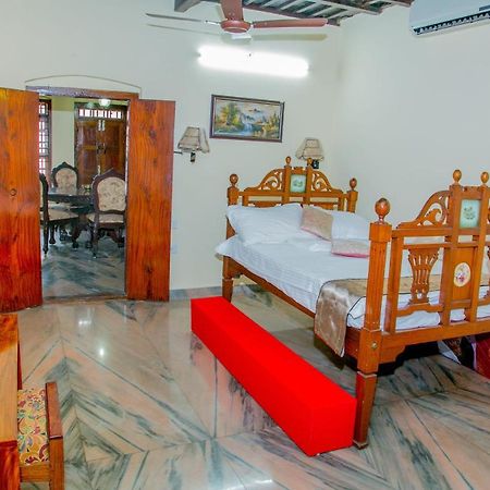 Trium Heritage Villa Chengannur Extérieur photo