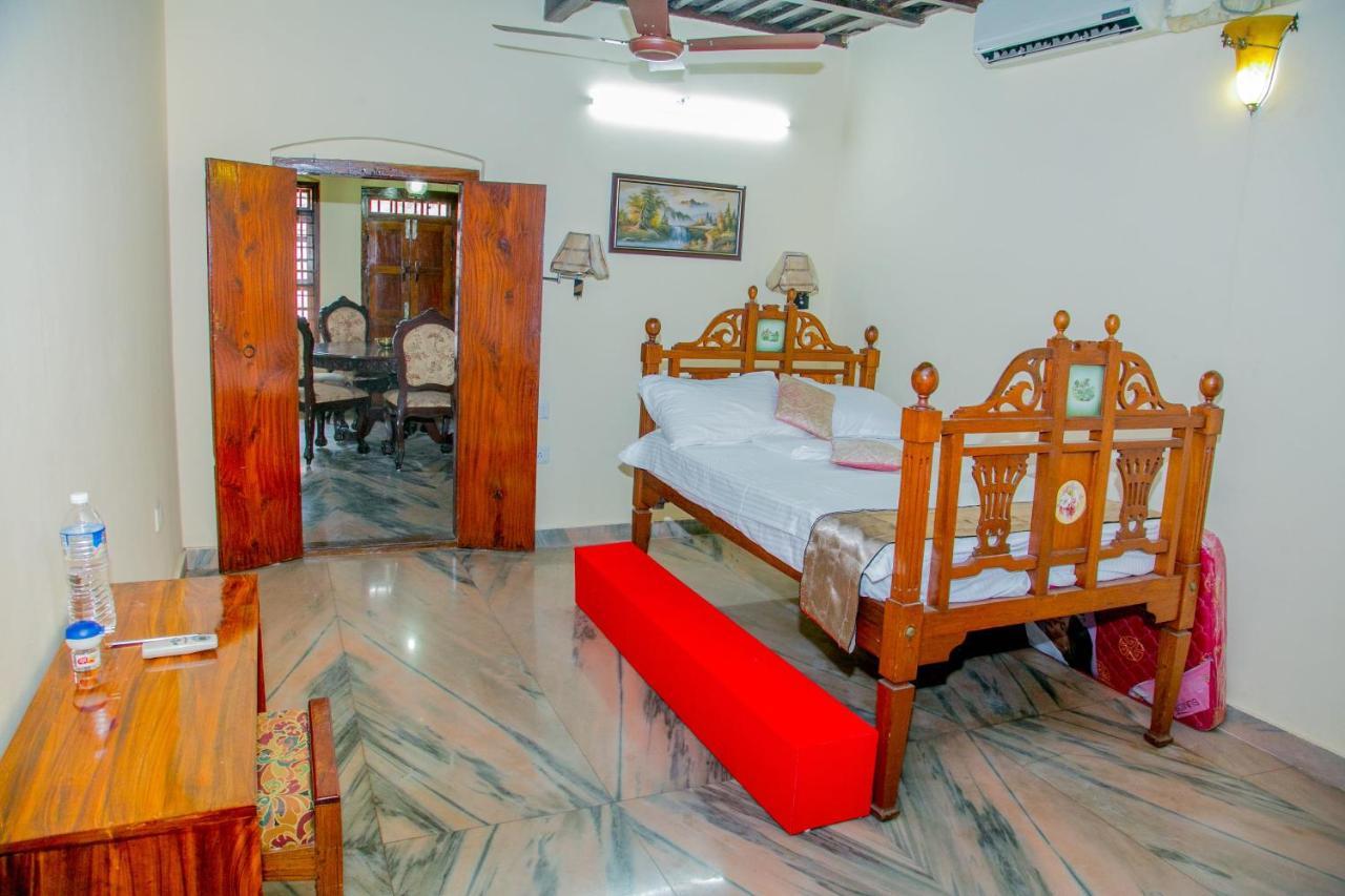 Trium Heritage Villa Chengannur Extérieur photo