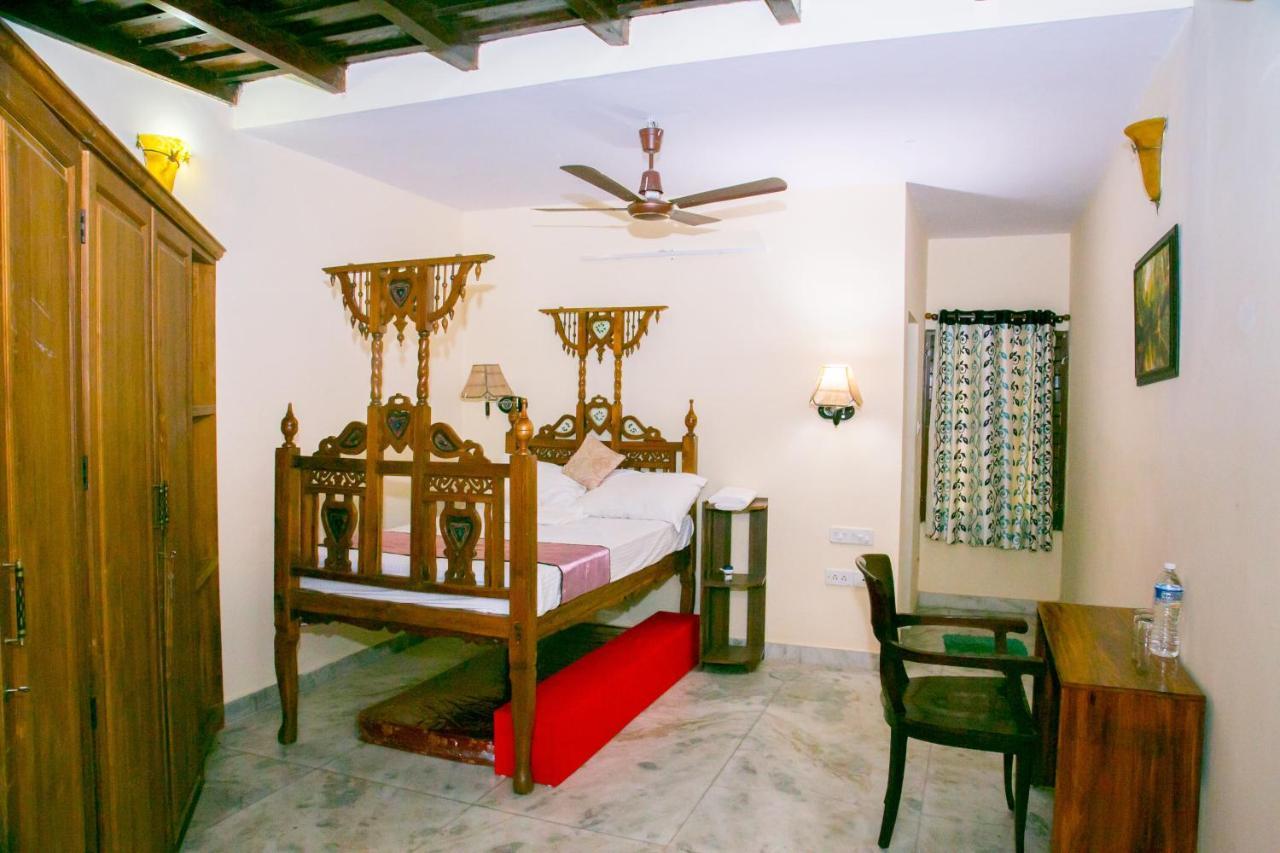 Trium Heritage Villa Chengannur Extérieur photo