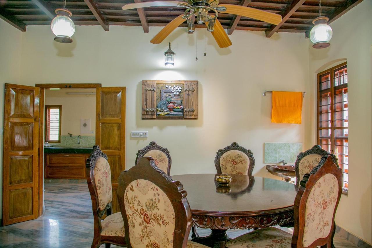 Trium Heritage Villa Chengannur Extérieur photo